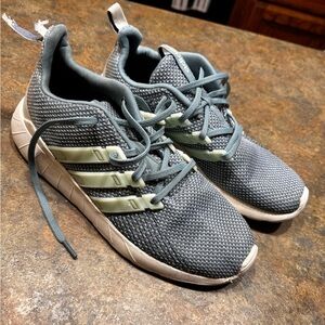 Women’s Adidas Racer 9.5